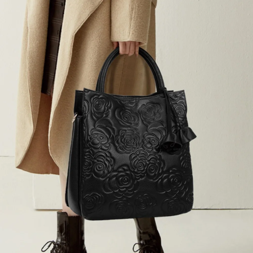 Luxury Bags & Leather Repair Of Atlanta Photos - Sac à main floral élégant et