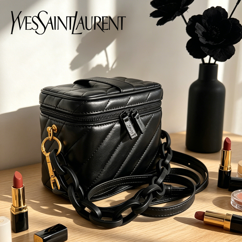 Luxury Beach Bags Ysl - Sac Yves Saint Laurent noir matelassé,