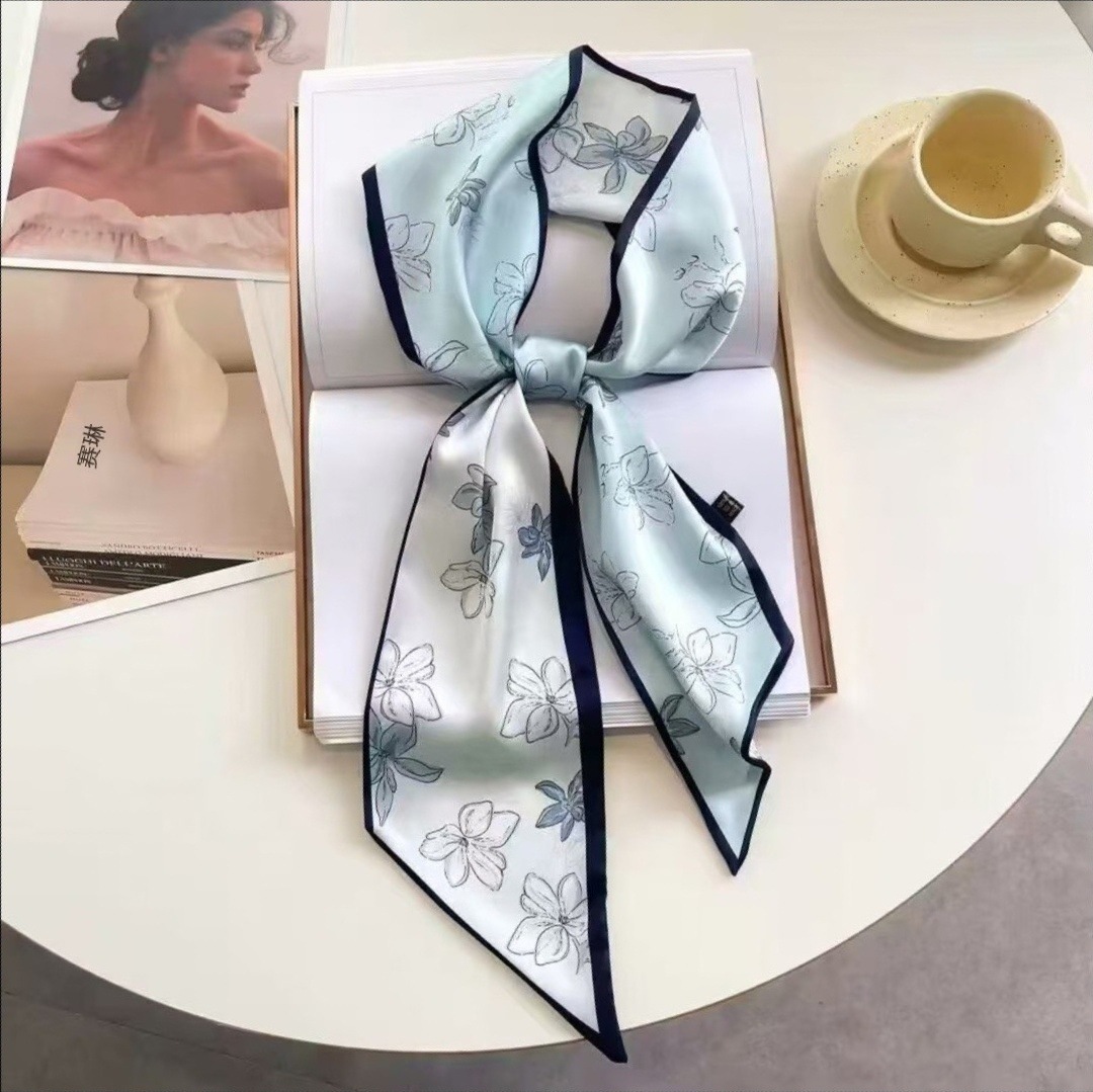 Foulard carré de luxe en soie  - Luxury Bags In China avis et prix