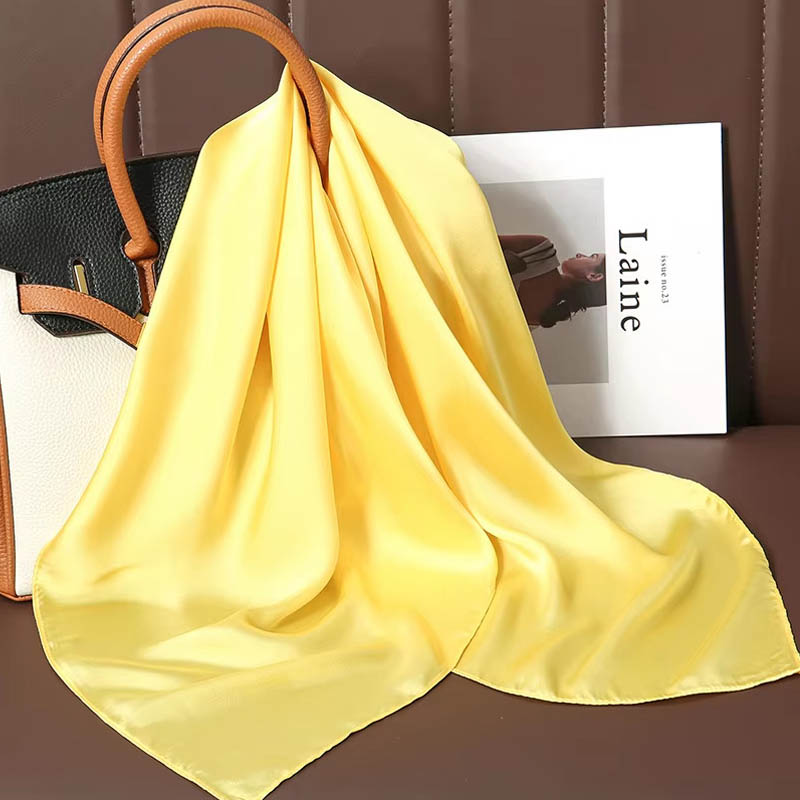 Foulard carré de luxe en soie  - Luxury Bags In China avis et prix