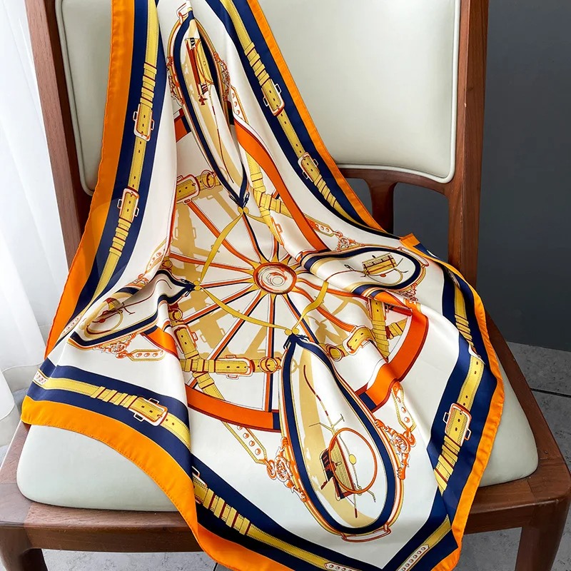 Foulard carré en soie de luxe  - Luxury Bags In China avis et prix
