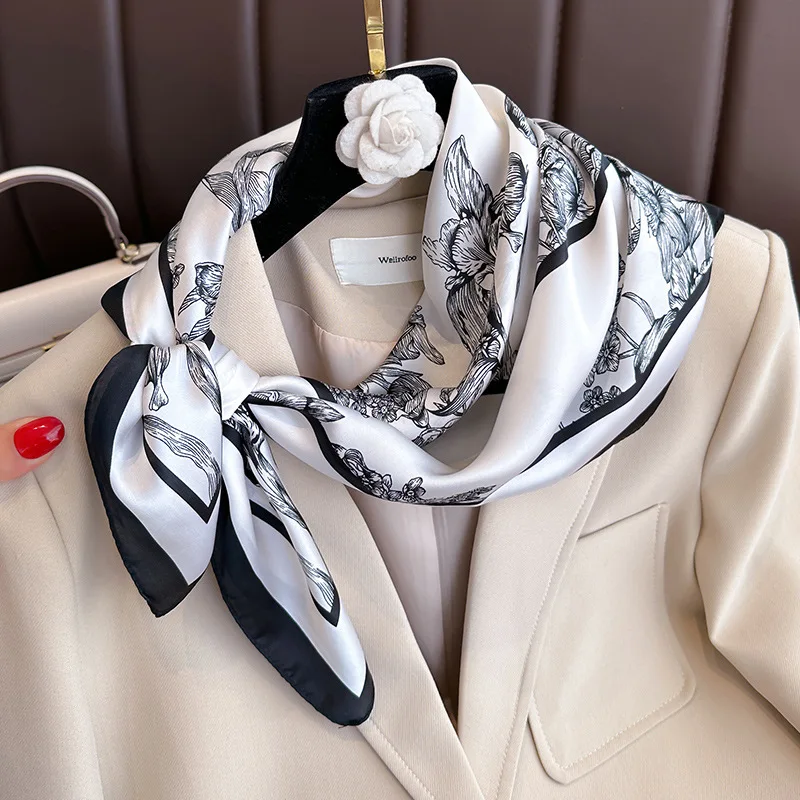 Foulard Carré à Imprimé Floral - Luxury Bags In China avis et prix
