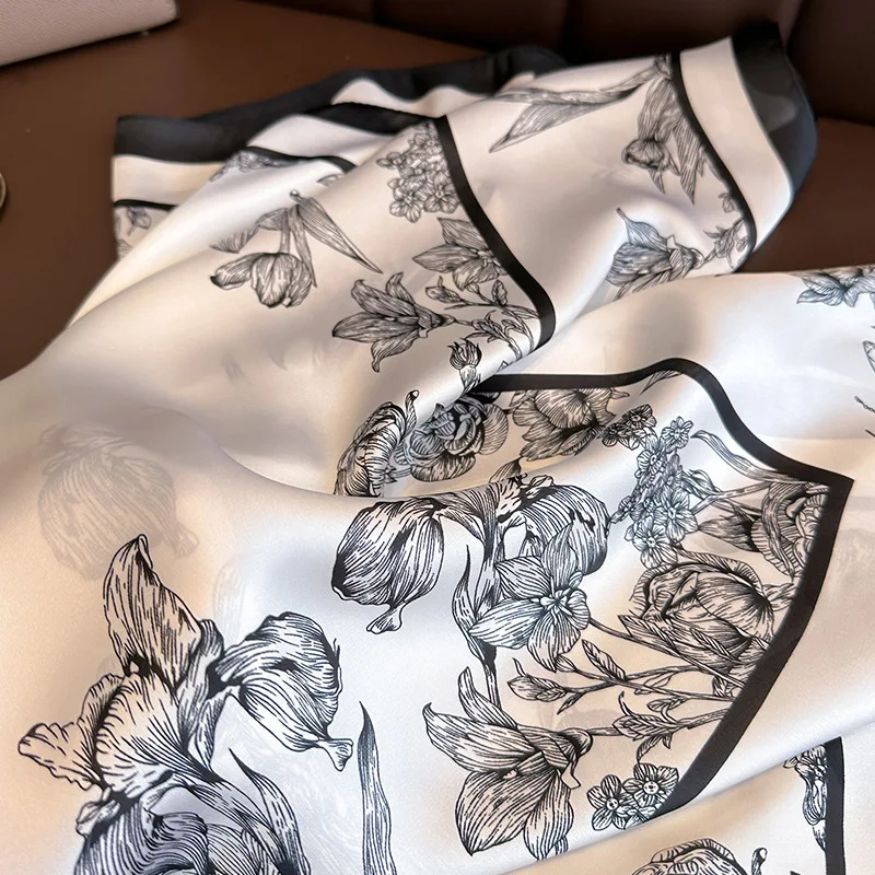 Foulard Carré à Imprimé Floral - Luxury Bags In China avis et prix