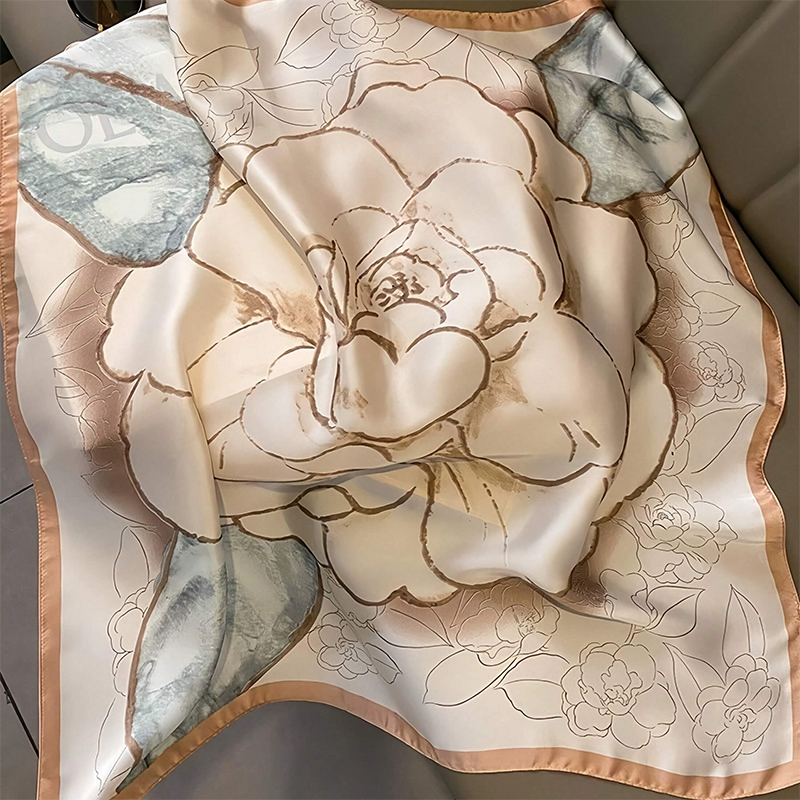 Foulard carré en soie imprimé  - Luxury Bags In China avis et prix