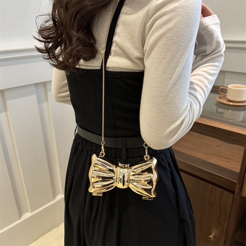 Mini sac à main en métal de mo - Luxury Bags Reseller avis et prix